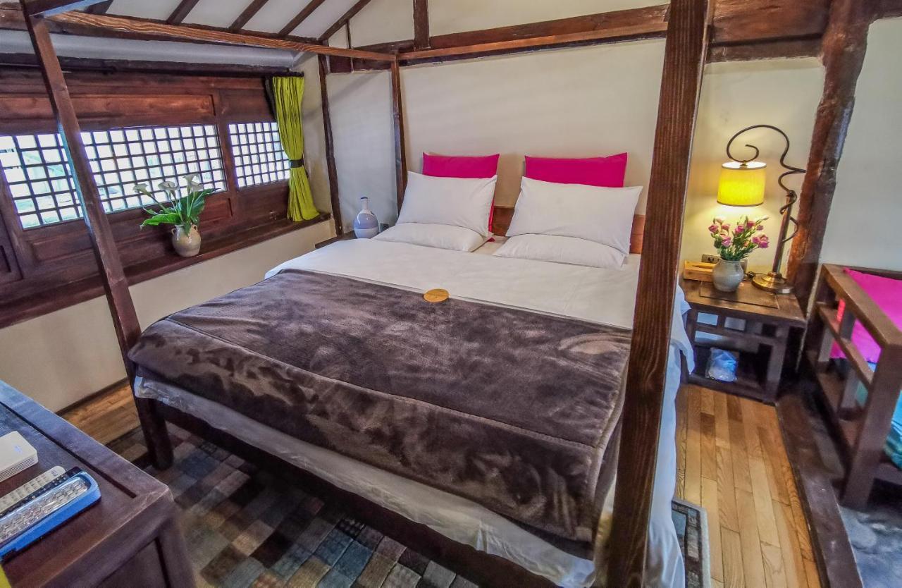 Blossom Hill Inn - Weavingland Lijiang  Exterior photo
