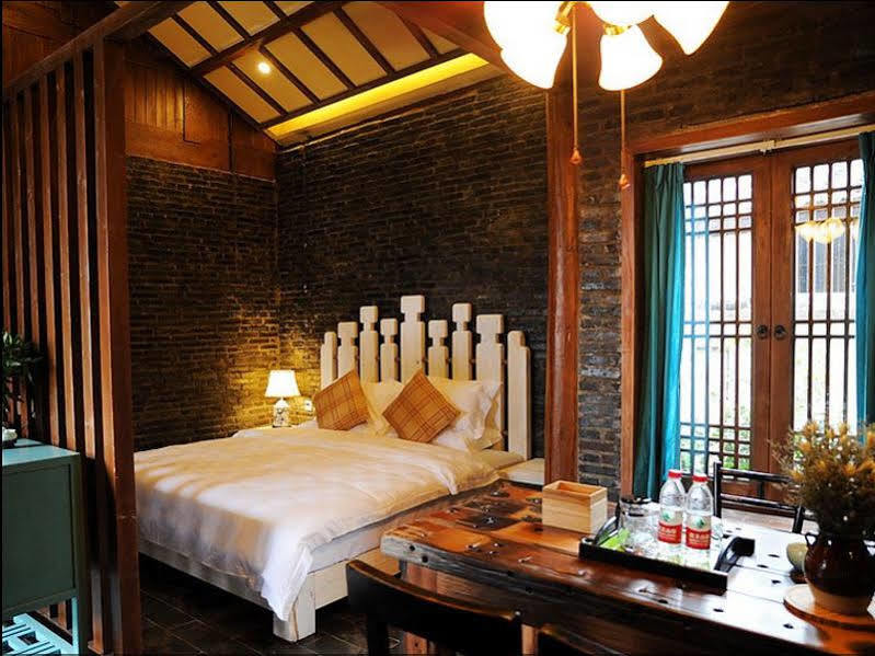 Blossom Hill Inn - Weavingland Lijiang  Exterior photo