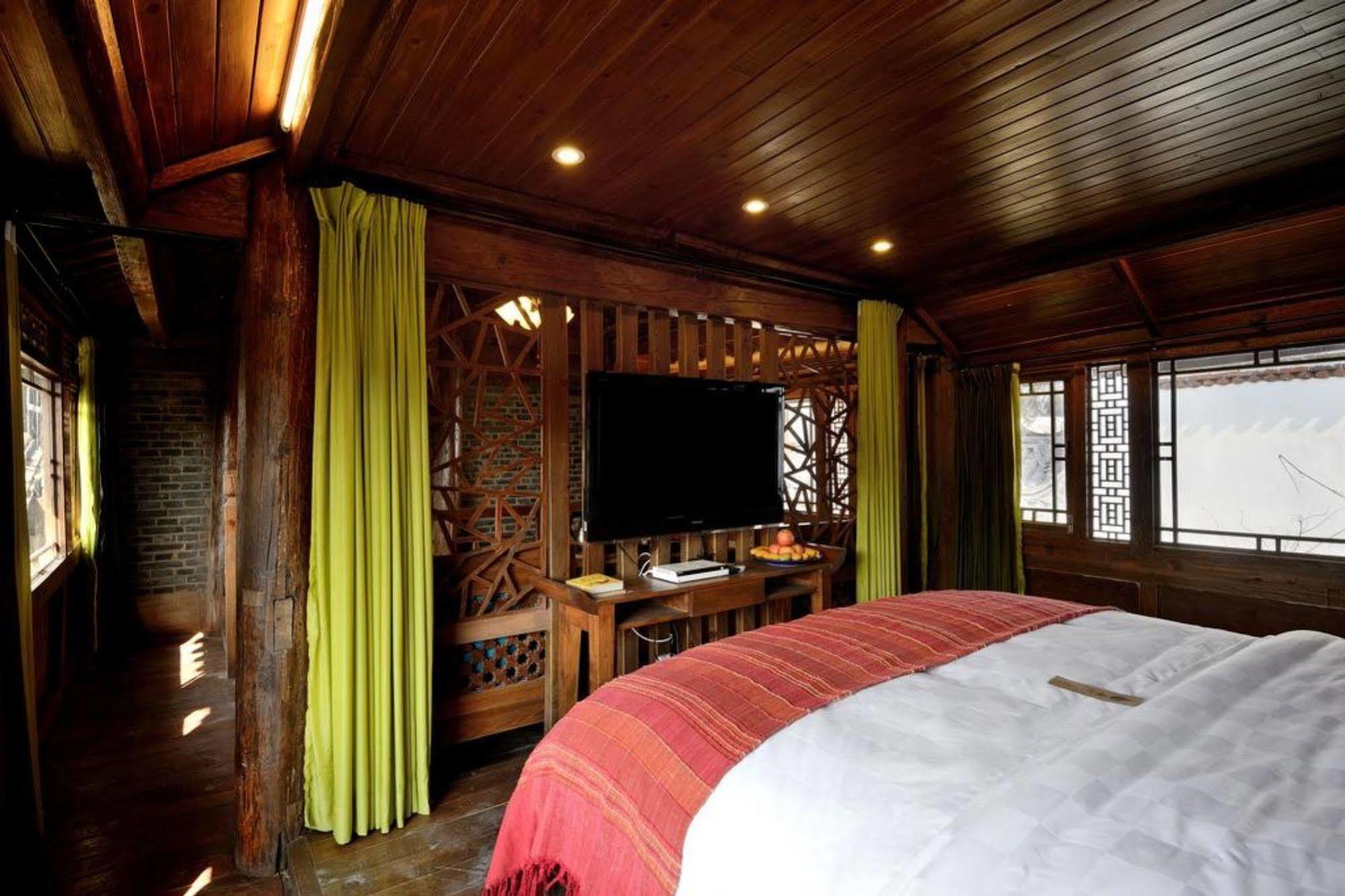 Blossom Hill Inn - Weavingland Lijiang  Exterior photo